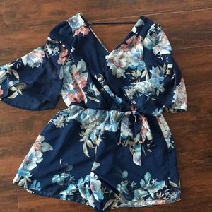 Bailey Blue size Large Floral Romper
